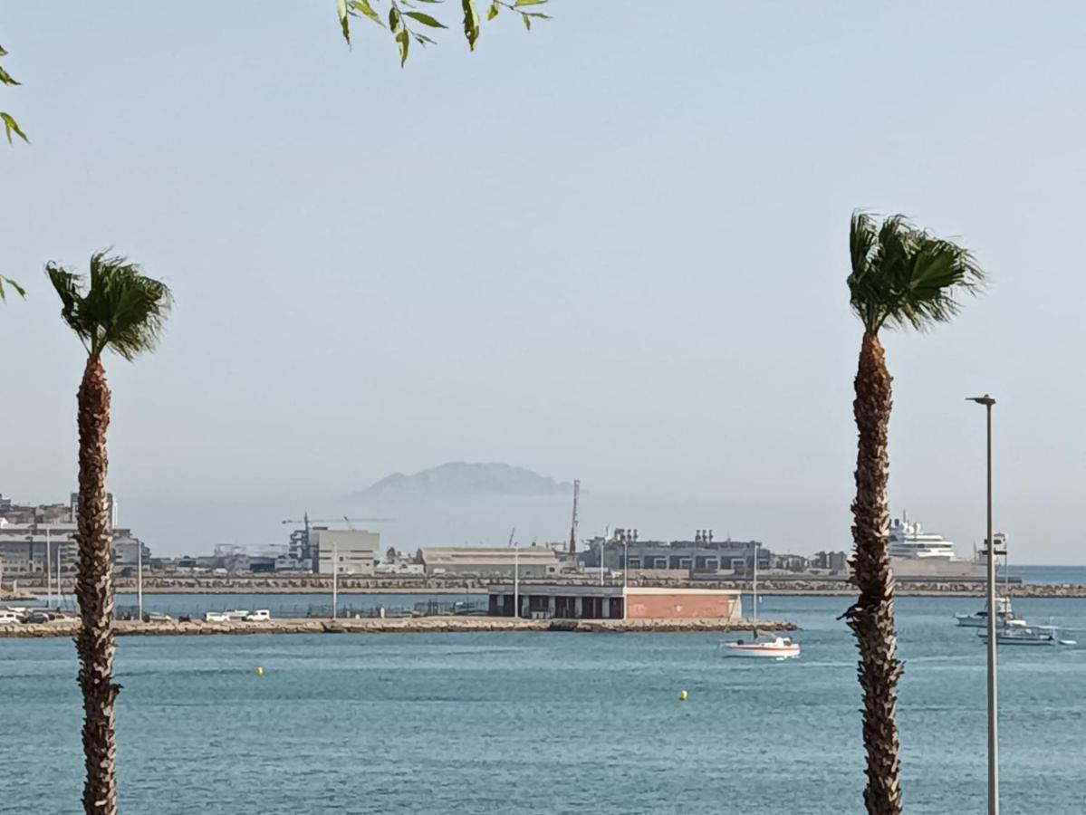 Vistas A 3 Paises Y 2 Continentes 1º Linea De Playa A 5 Minutos De Gibraltar Apartment La Linea de la Concepcion Exterior photo